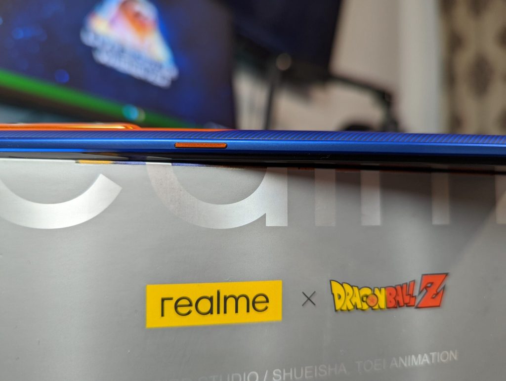 Review Realme GT NEO 3T Dragon Ball Z - Un throwback neasteptat