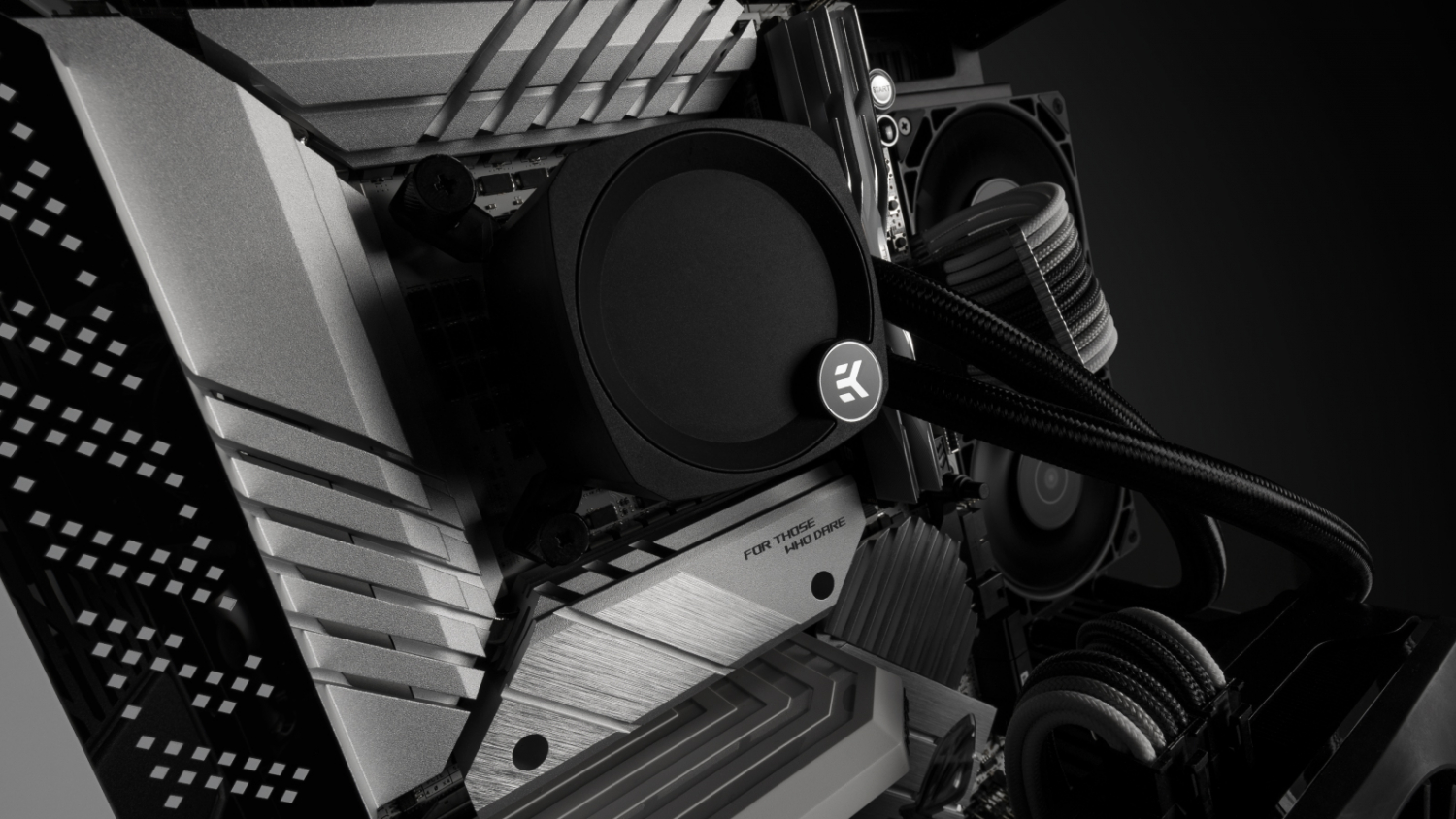 EK Nucleus AIO Dark este un cooler negru accesibil