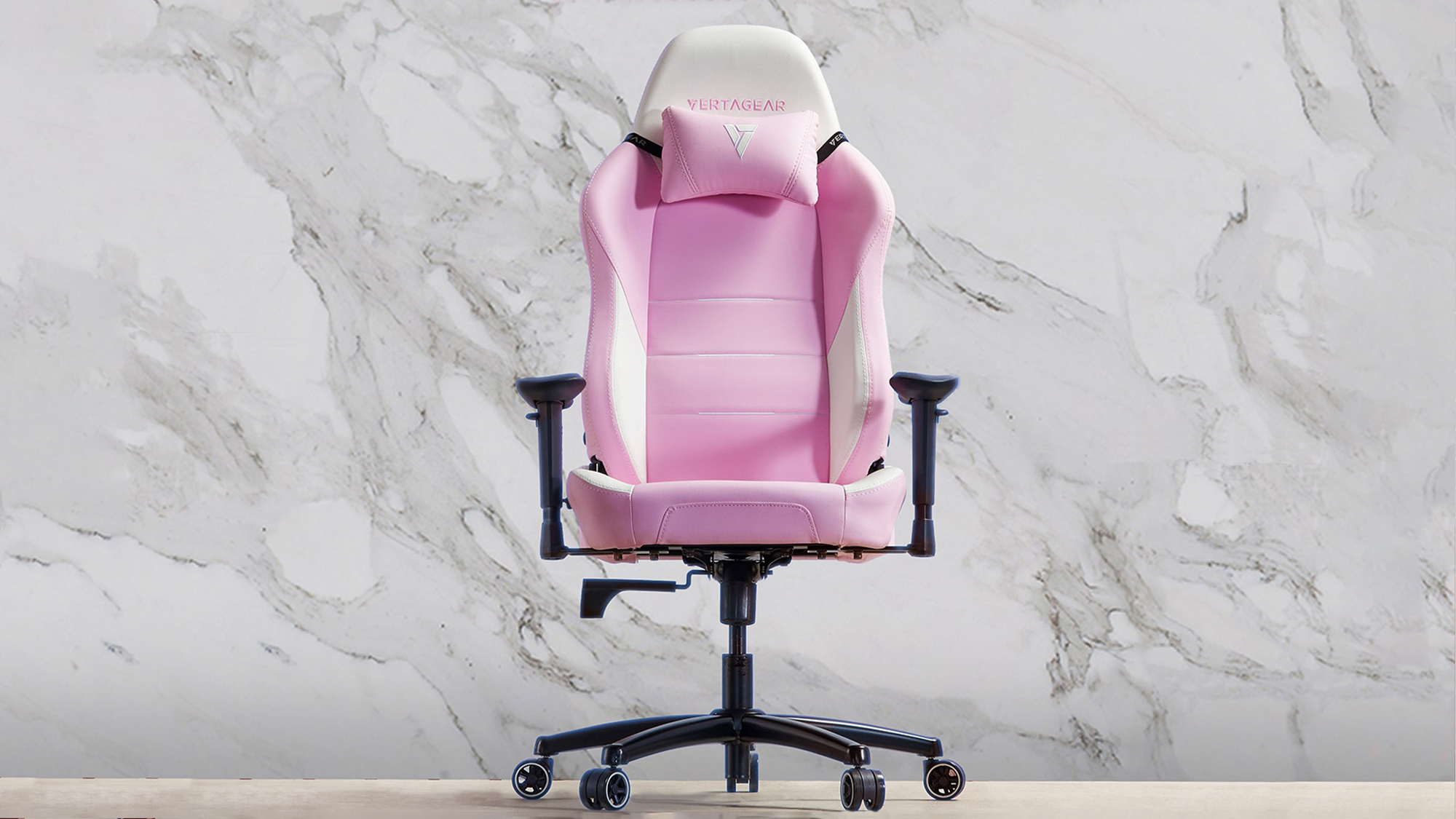 Vertagear lanseaza scaunul de gaming PL1000 in roz si alb