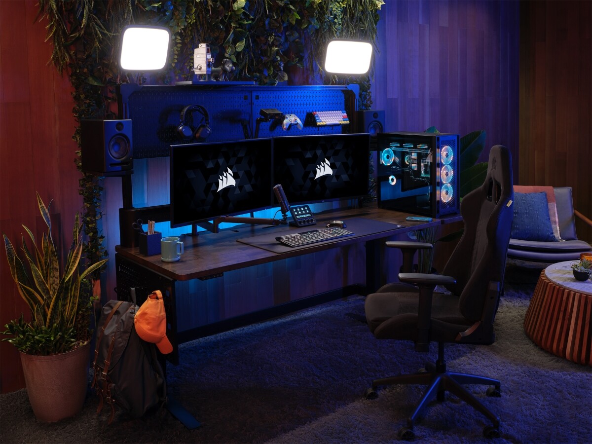 CORSAIR anunta Platform:6 Modular Computer Desk