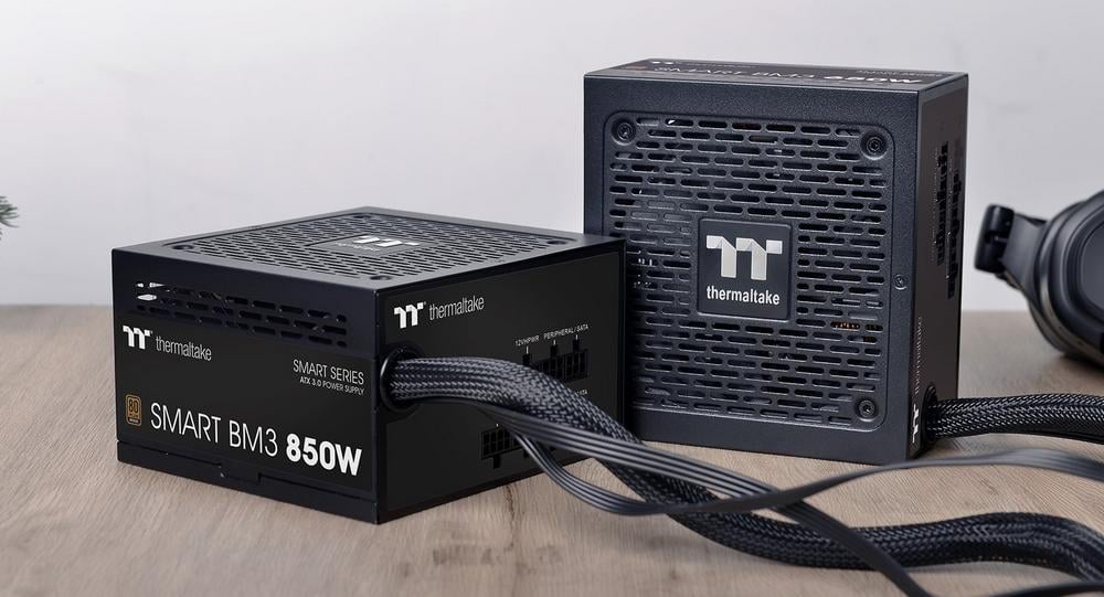 Thermaltake dezvaluie PSU-urile Smart BM3 Bronze