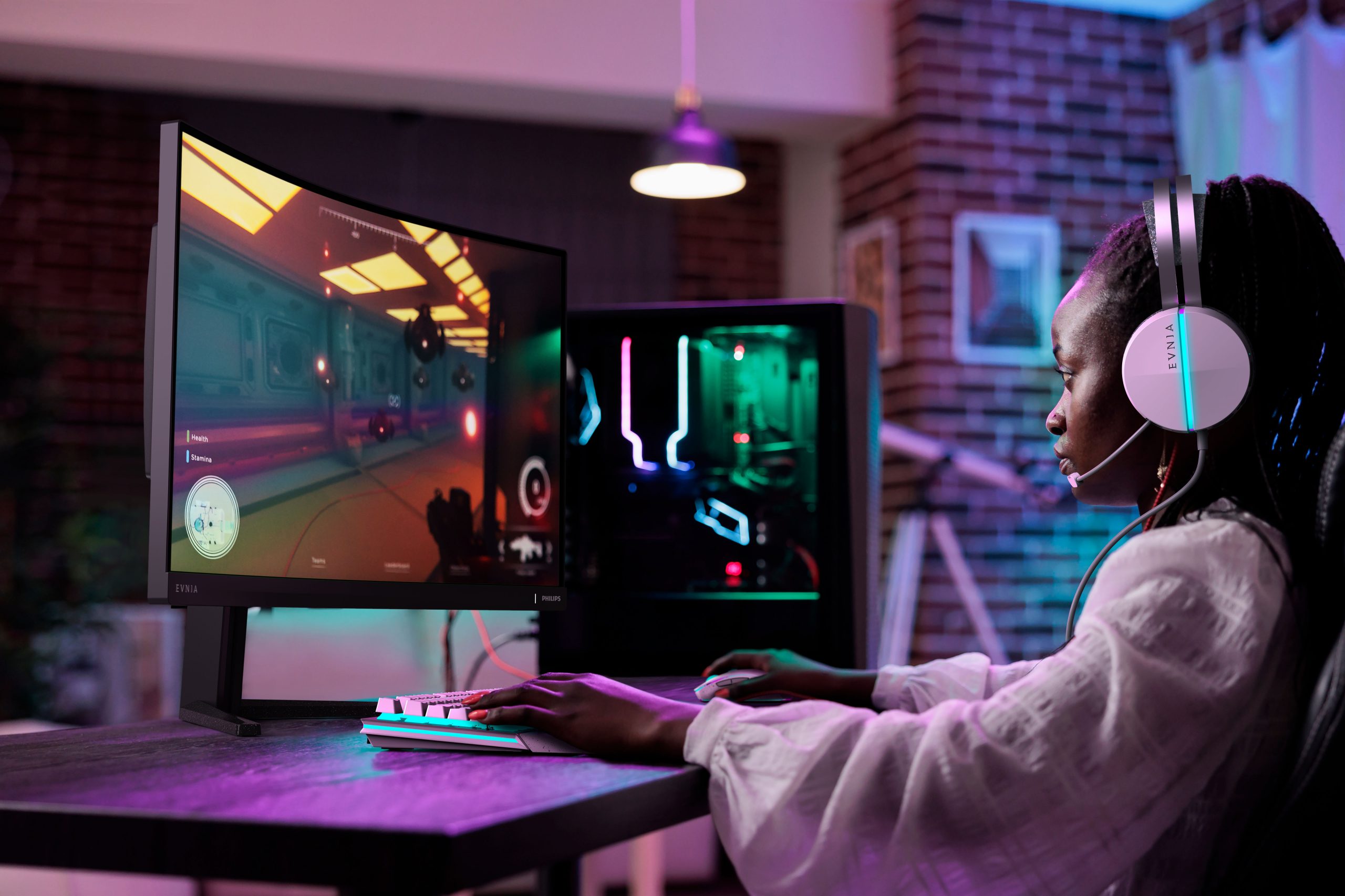 Philips Monitors lansează un nou model dedicat gamerilor - Evnia 32M2C5500W