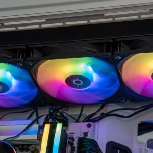 Review AQIRYS Hydra 360 AIO