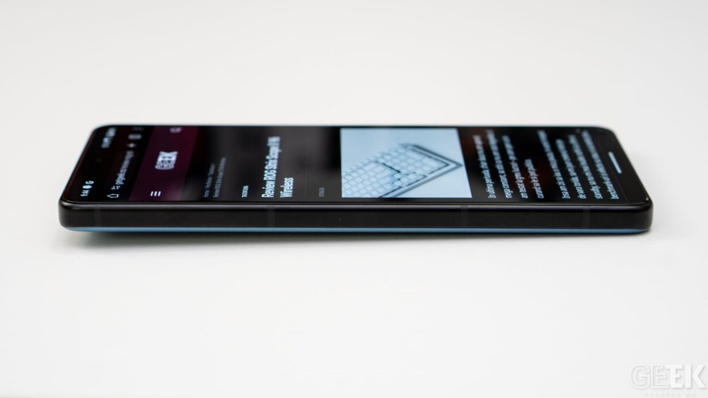 Review ASUS Zenfone 11 Ultra - face competitie marilor flagship-uri