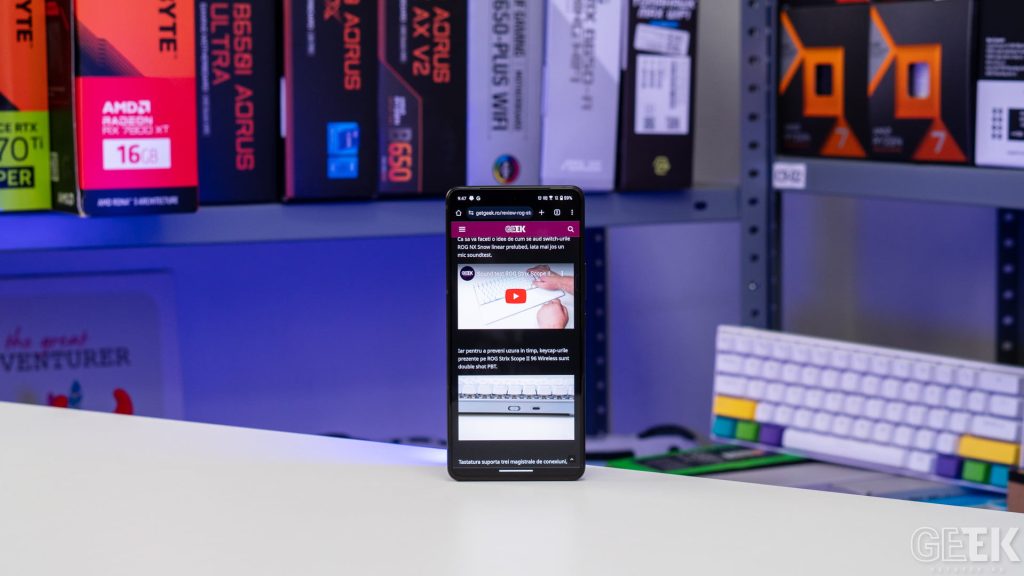 Review ASUS Zenfone 11 Ultra - face competitie marilor flagship-uri