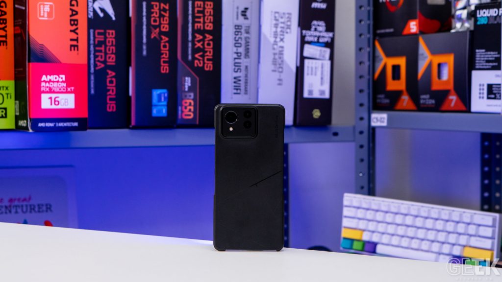 Review ASUS Zenfone 11 Ultra - face competitie marilor flagship-uri