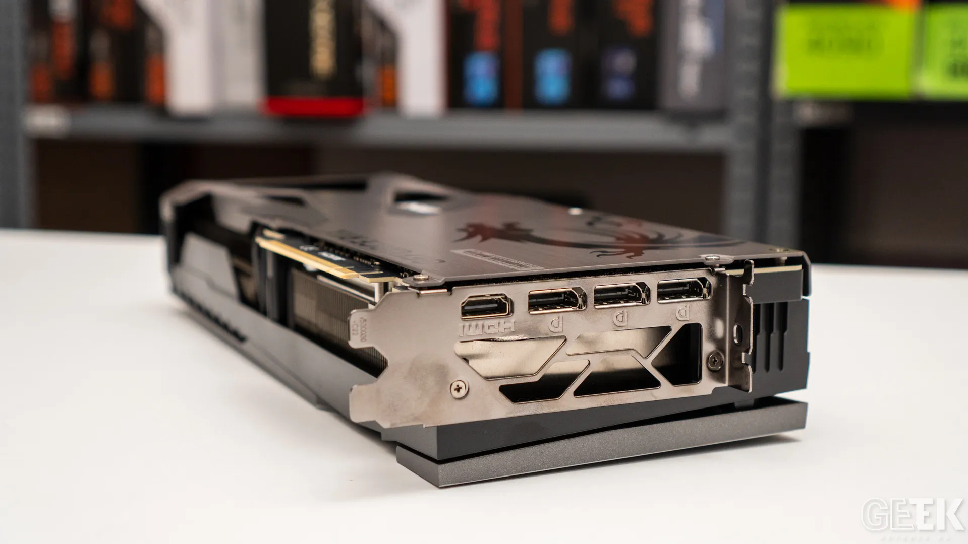 Review MSI GeForce RTX 5070 12GB VANGUARD SOC