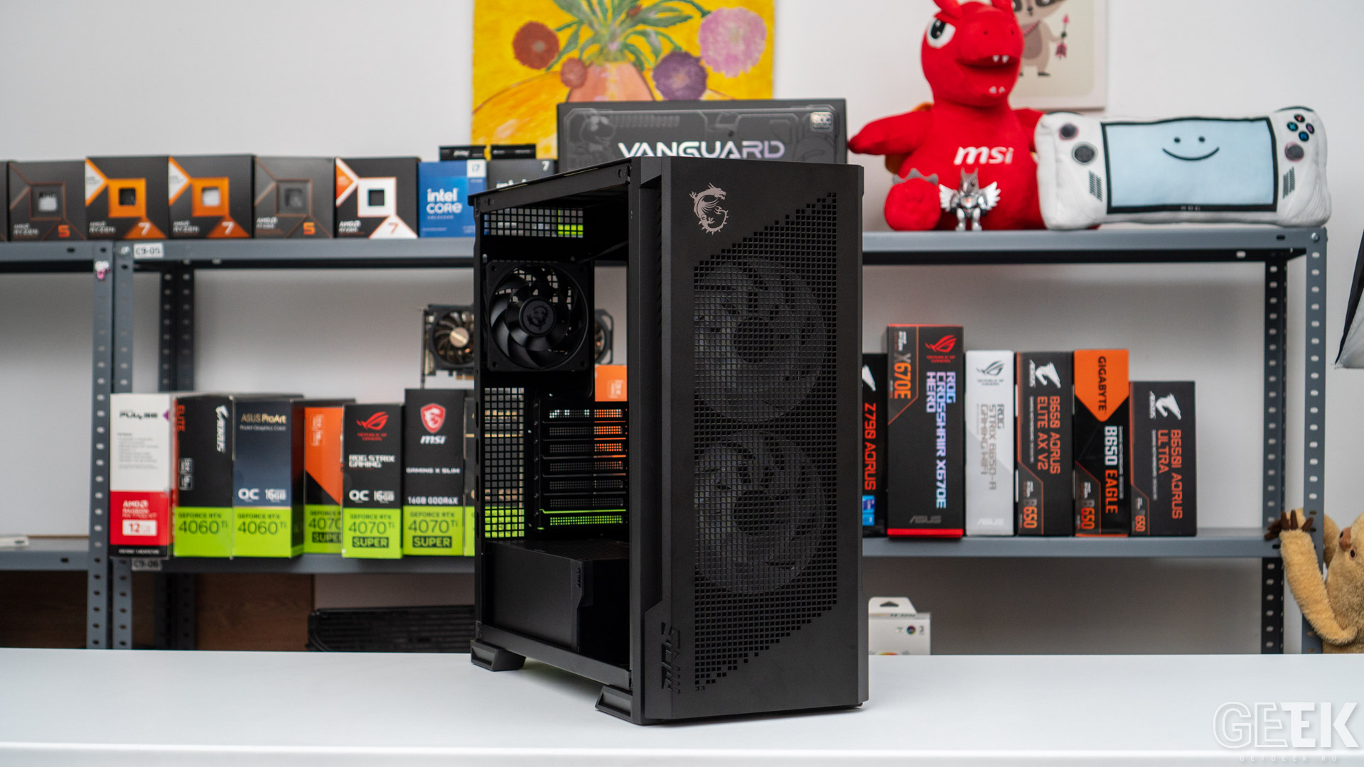Prezentare MSI MPG VELOX 300R AIRFLOW PZ