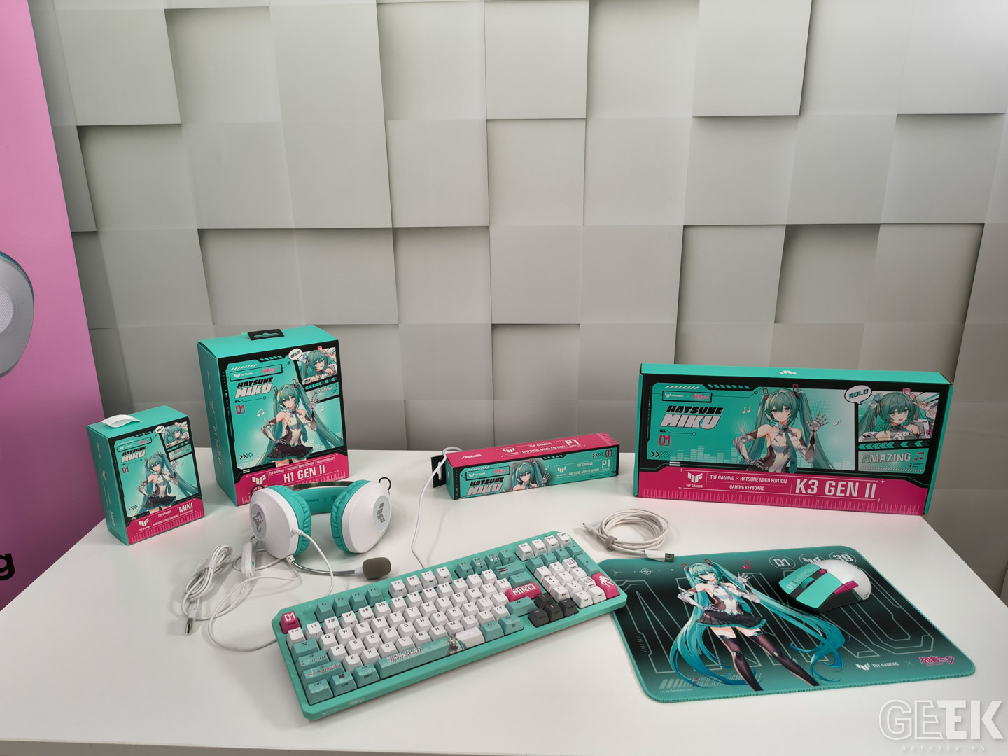 Produsele ASUS TUF in colaborare cu Hatsune Miku sunt acum disponibile in Romania