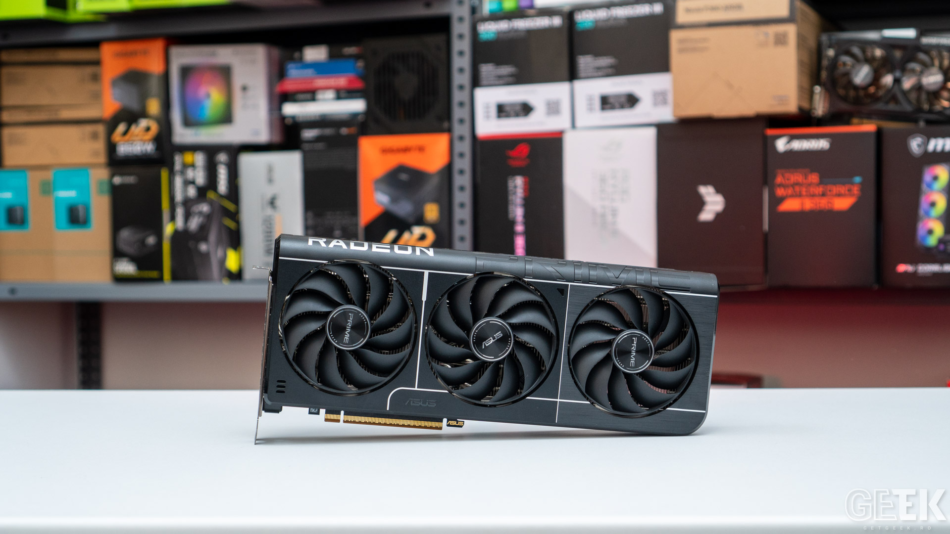 ASUS Prime Radeon RX 9070 XT 16GB GDDR6 OC Edition luata la rost - Care-i treaba cu RDNA 4, FSR si Anti Lag
