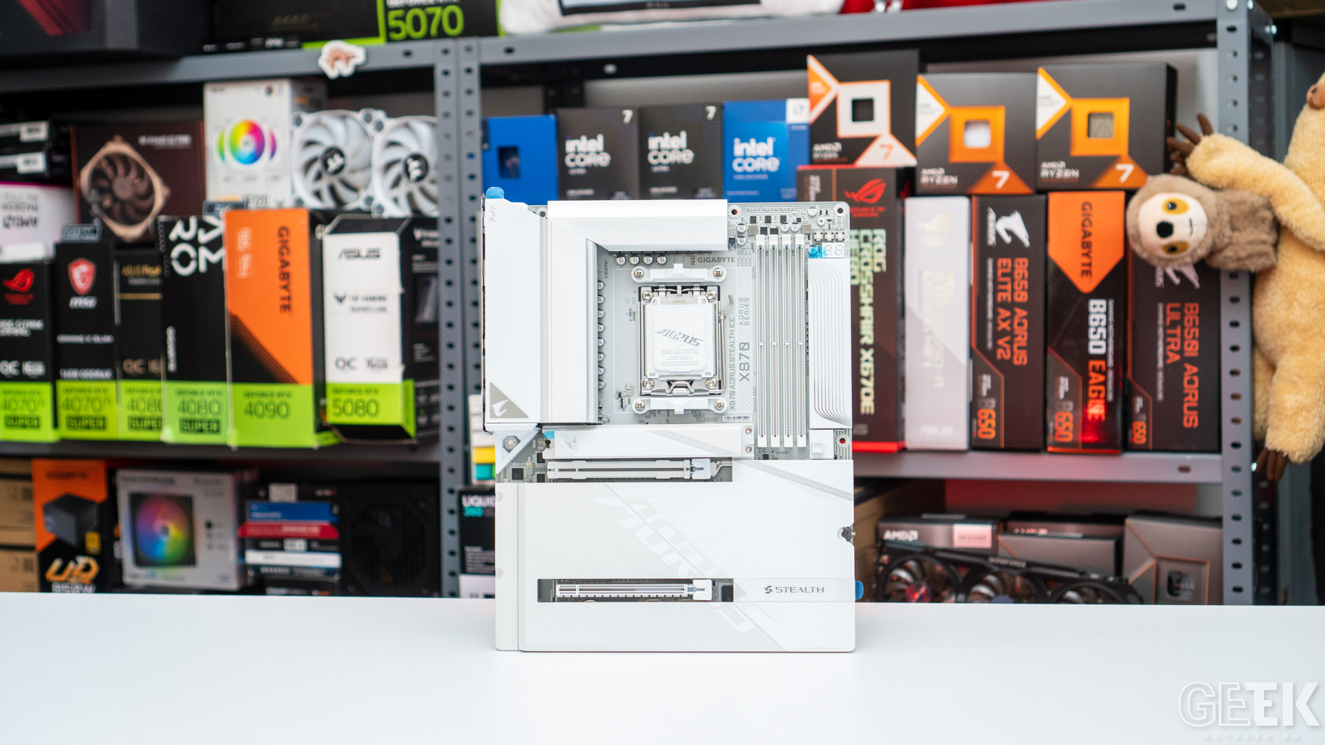 Review X870 AORUS STEALTH ICE
