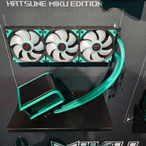 ASUS la Gamescom 2025: ROG Matrix GeForce RTX 5090, ROG Swift OLED PG27AQWP-W si ROG Xbox Ally