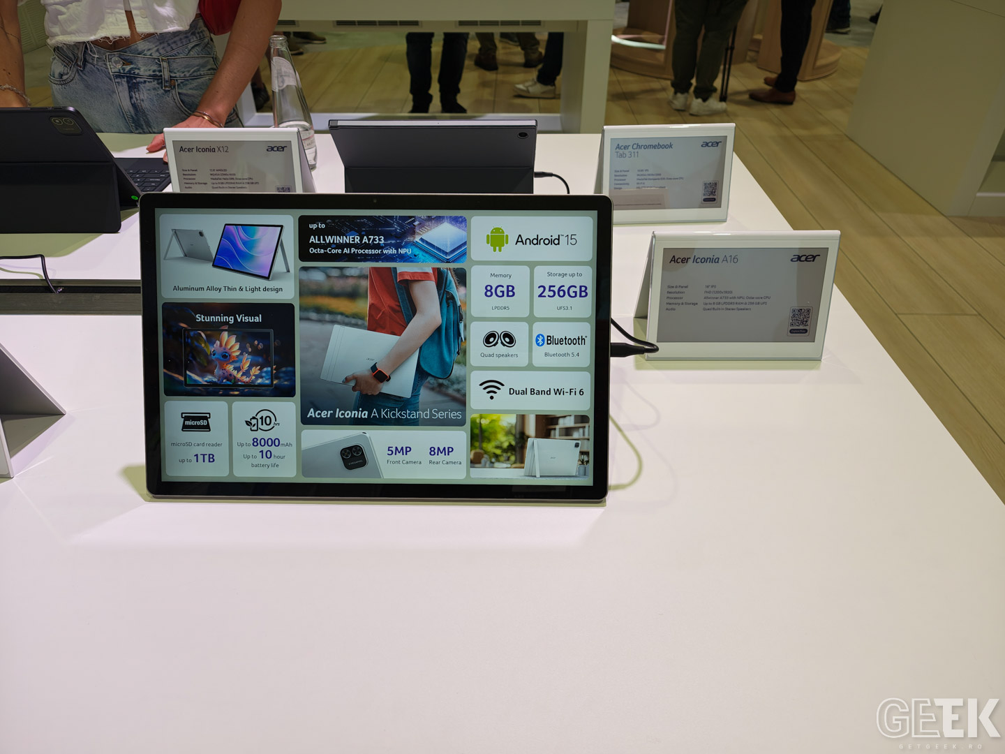 Acer a prezentata la IFA 2025 noile tablete Iconia, monitoarele Amadana si router-ul Connect T36