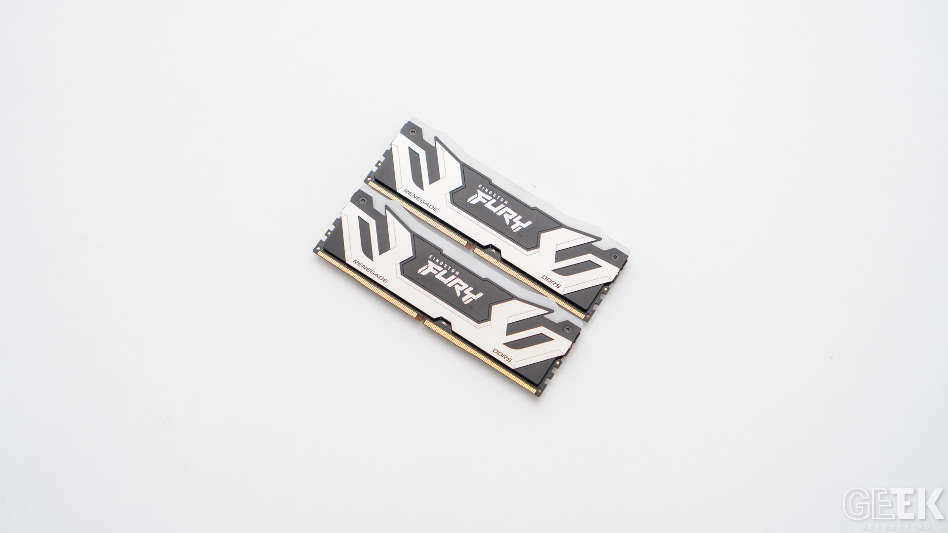 Review Kingston Fury Renegade RGB 48GB CUDIMM 8400 MT/s