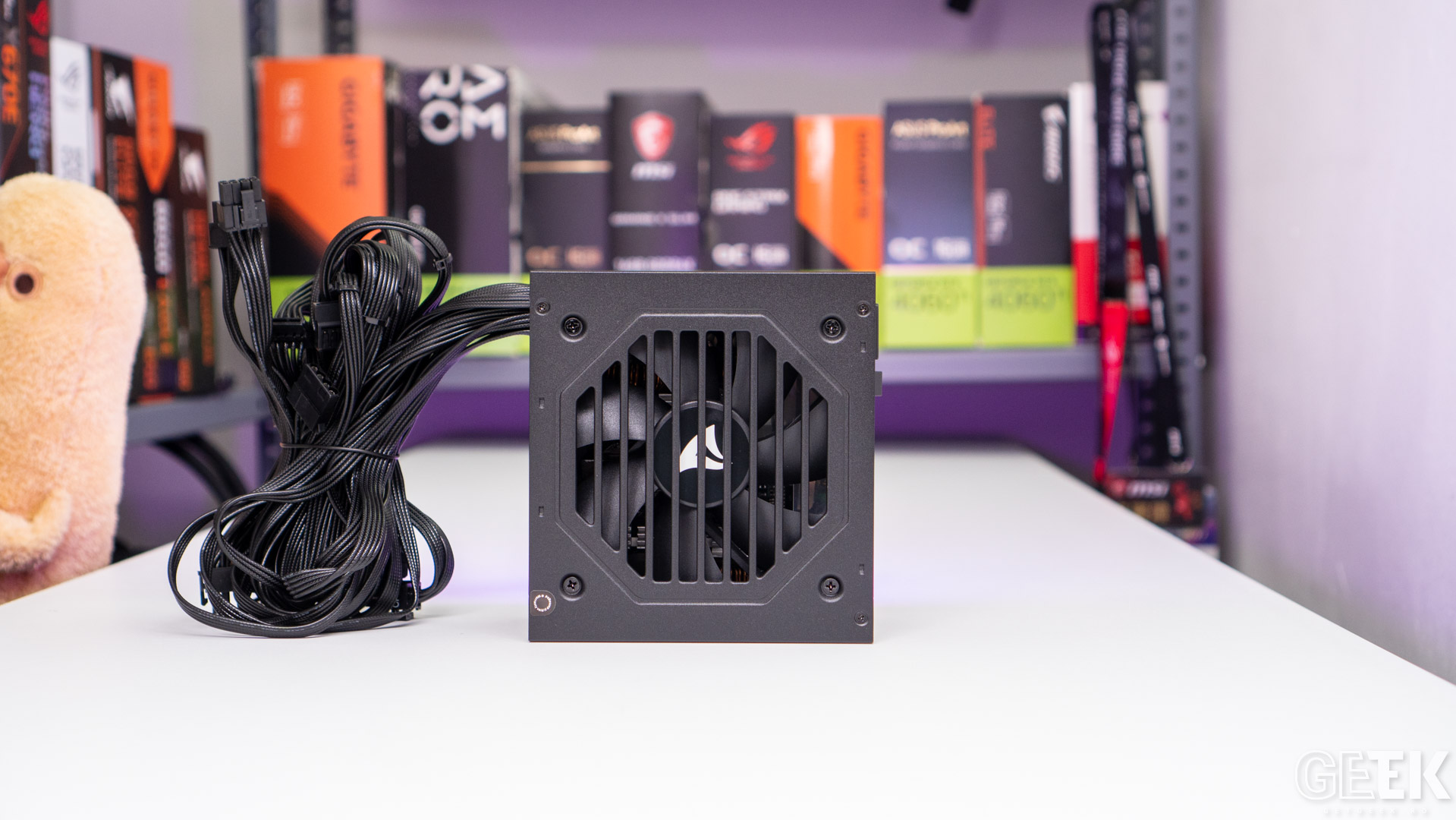 Prezentare Sharkoon Rebel P10 750W