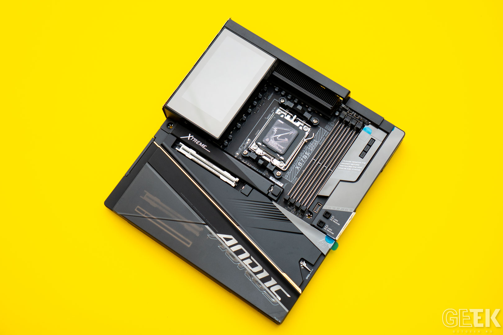 GIGABYTE lanseaza update-ul de BIOS AGESA 1.2.8.0 cu suport pentru AMD Ryzen 7 9850X3D si tehnologia X3D Turbo Mode 2