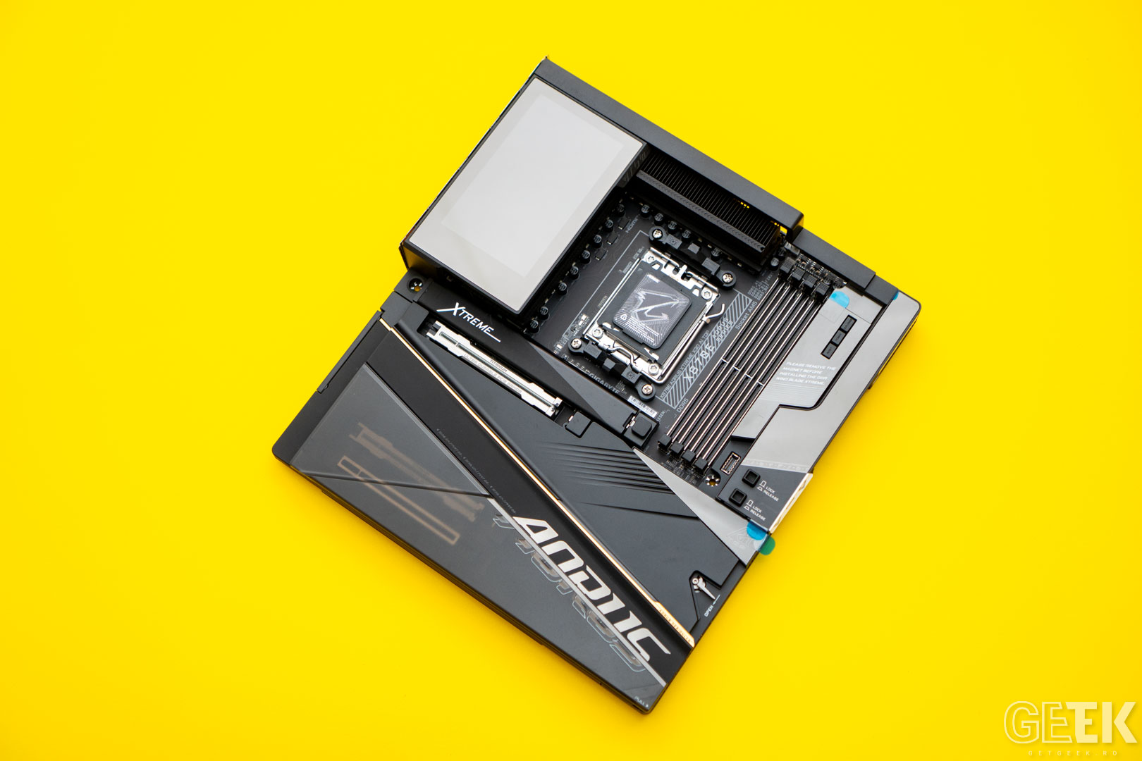 Review X870E AORUS XTREME X3D AI TOP