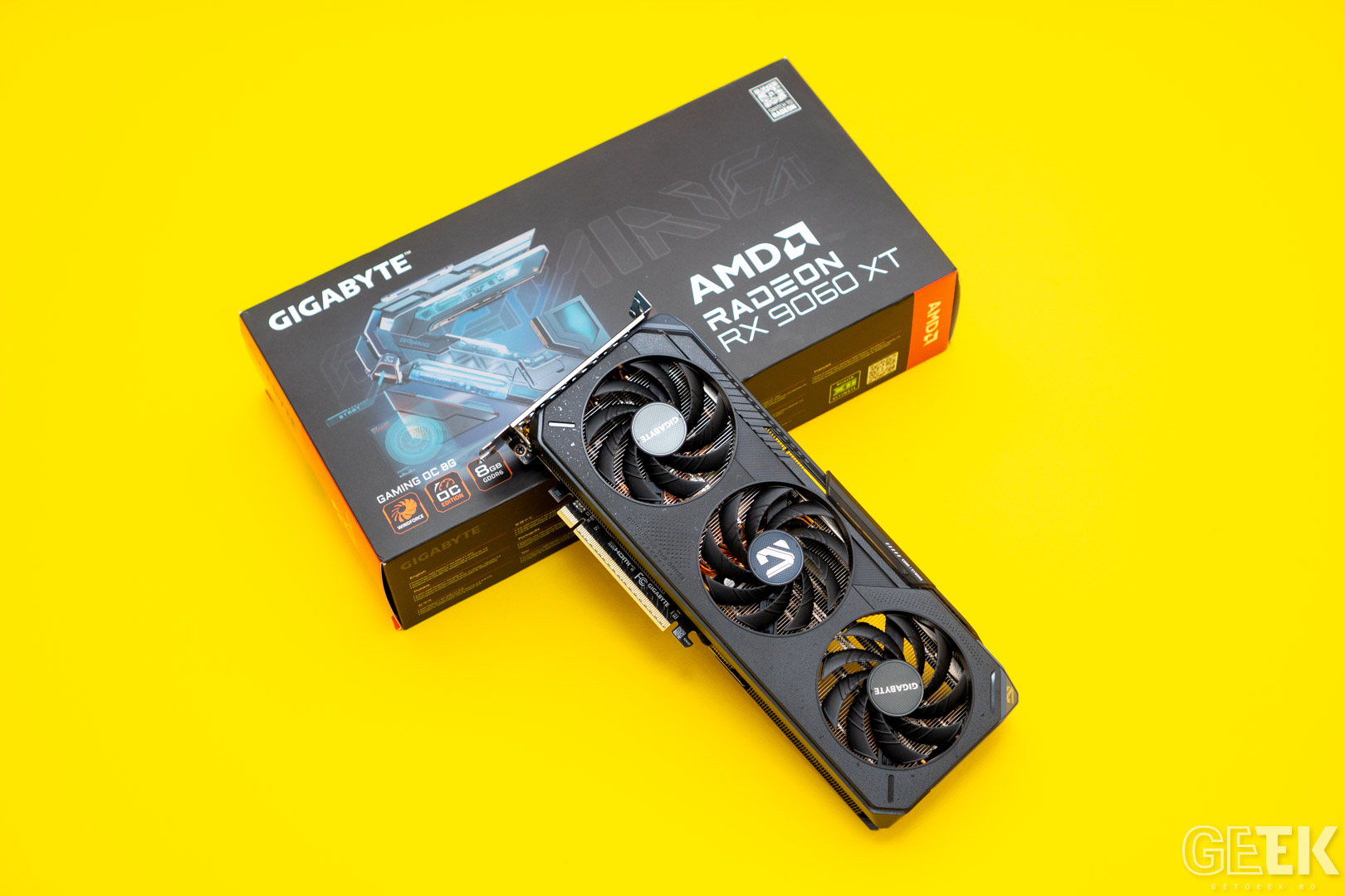 GIGABYTE Radeon RX 9060 XT GAMING OC 8G si magia FSR-ului