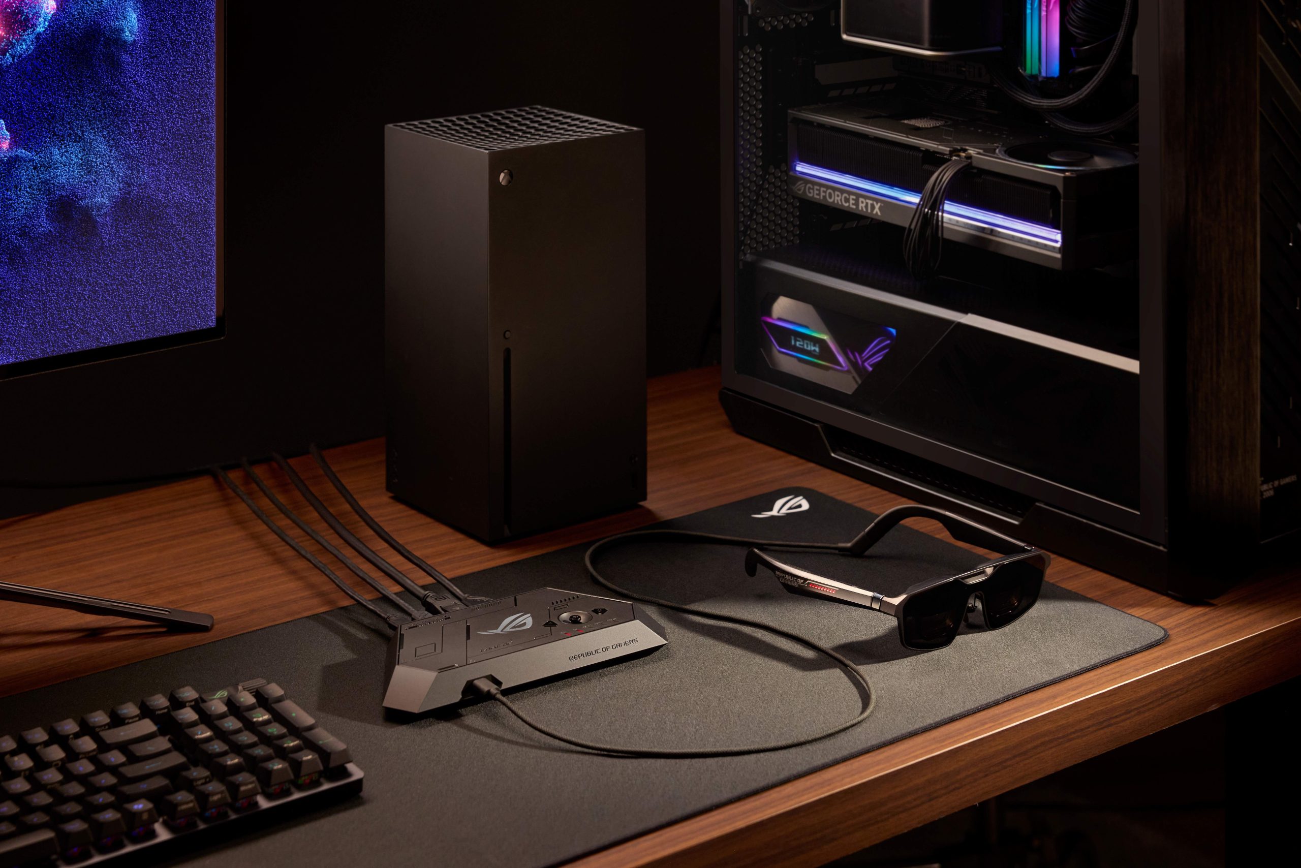 ASUS lanseaza la CES 2 026 ochelarii de gaming ROG XREAL R1