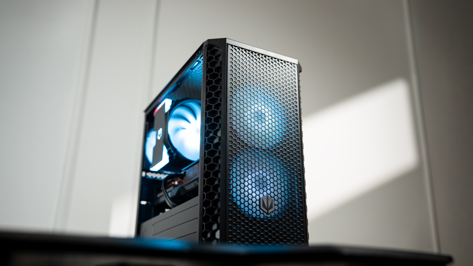 ENDORFY lanseaza carcasele microATX ENDORFY Signum M30 ARGB si ENDORFY Signum M30 Air