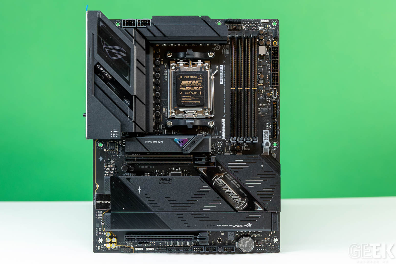 Prezentare ROG Strix B850-F Gaming WiFi 7 NEO