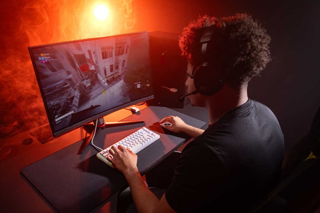 CHERRY XTRFY lanseaza tastatura K5 Pro TMR Compact cu switch-uri magnetice si polling rate de 8000 Hz
